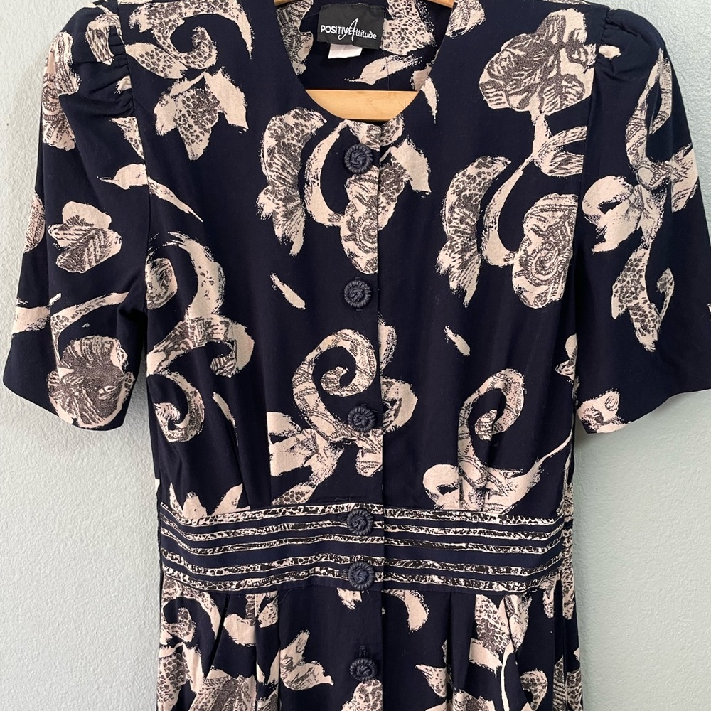 🌱5/$25🌱 Positive Attitude | 80s 90s Navy Floral Button-Down Office Pencil Dress - Picture 4 of 8